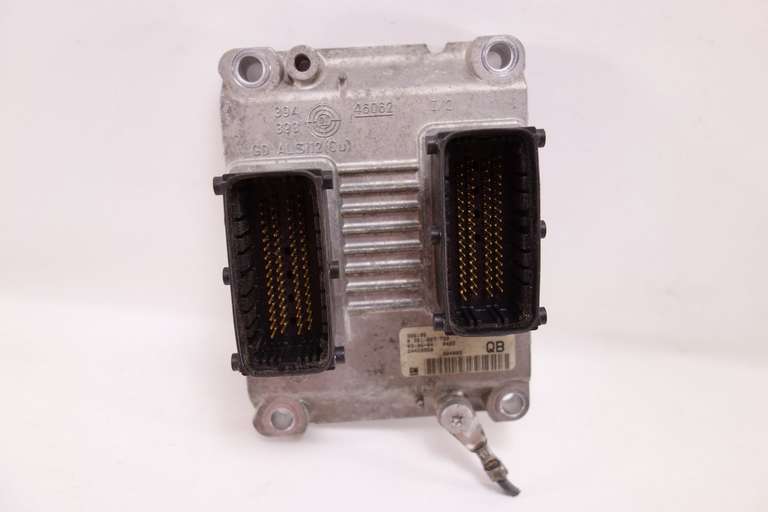 Centralita del motor Opel Corsa 24420558 Bosch 0261207720 0 261 207 720 24420558 - foto 1