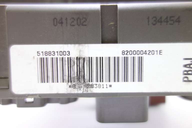 Caja de fusibles Renault Laguna 8200276496 82002 76496 8200262050 82002 62050 8200283811 82002 83811 8200004201E 518831003 - foto 4