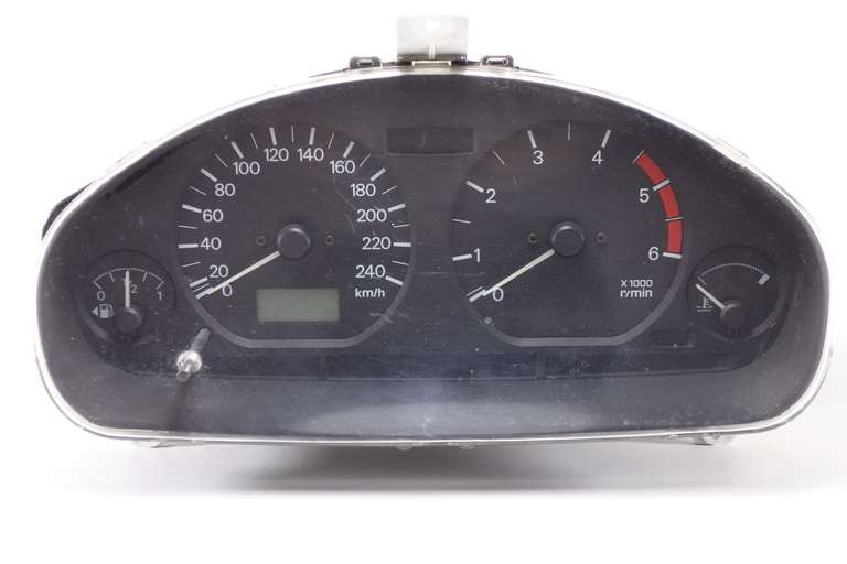 Cuadro de instrumentos Mitsubishi Carisma MR915790 MR 915790 0P0064101 0P0064 101 - foto 1