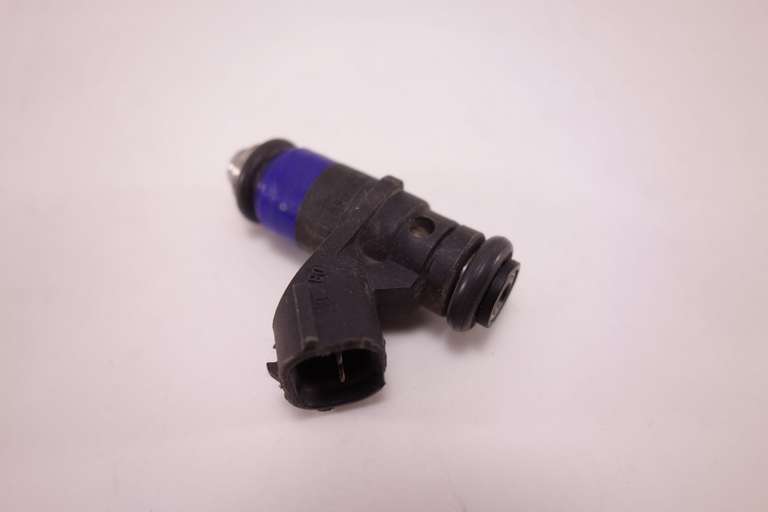 Inyector de combustible VW Polo 6057C00533 036906031AB - foto 1