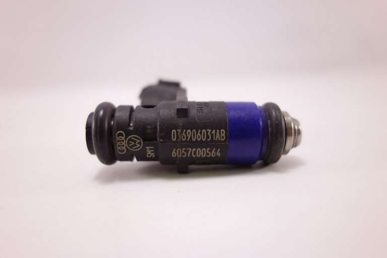 Inyector de combustible VW Polo 6057C00564 036906031AB - foto 2