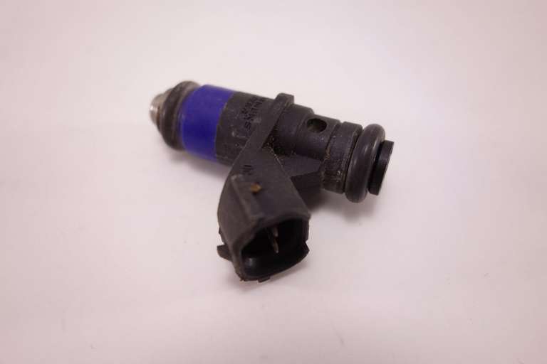 Inyector de combustible VW Polo 6057C00564 036906031AB - foto 1