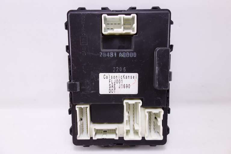 Caja de fusibles Nissan Stagea  FLJ001 284B1AQ000 284B1 AQ000 SAEJ1690 SAE J1690 - foto 1