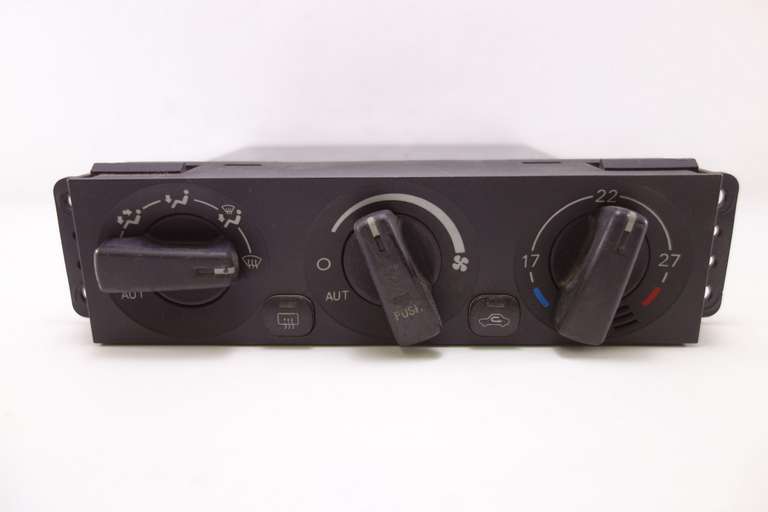 Panel de clima Mitsubishi Carisma MR360474 CA8502A011 - foto 1