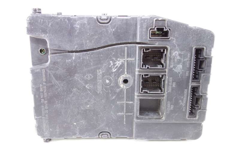 Caja de fusibles Renault Megane Scénic 8200606824 S118400140G S118400140 G - foto 1
