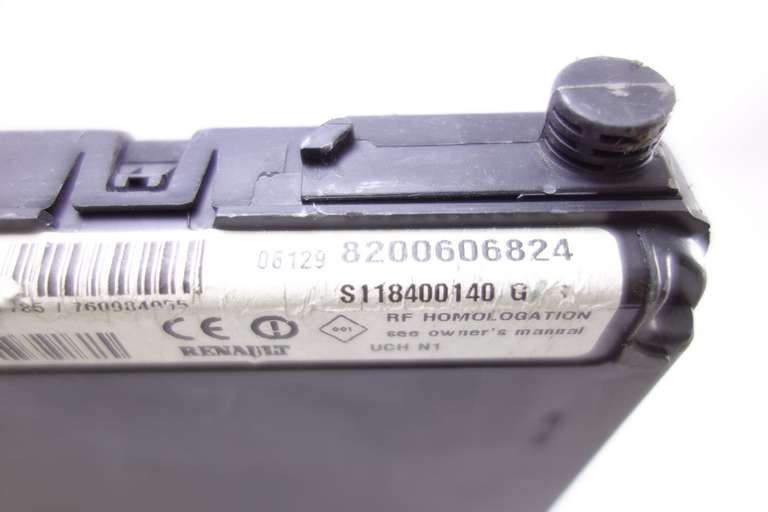 Caja de fusibles Renault Megane Scénic 8200606824 S118400140G S118400140 G - foto 2
