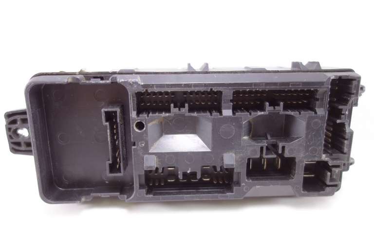 Caja de fusibles MITSUBISHI  MR318828  2E15 0964 - foto 1