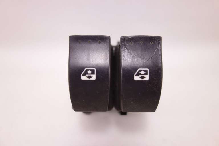 Interruptor de elevalunas Renault Laguna - foto 1