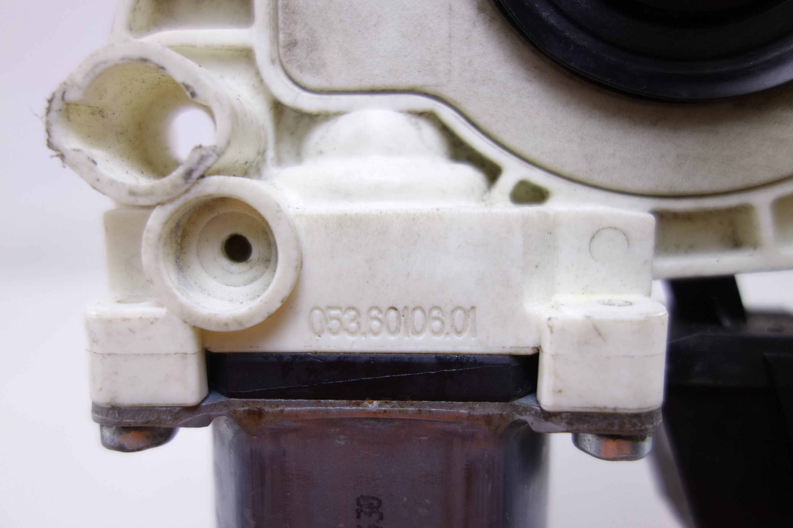Motor de elevalunas Mercedes W245 A1698204442 A 169 820 44 42 996145102 996145-102 Siemens 7746013102 0536010601 053.60106.01 - foto 3