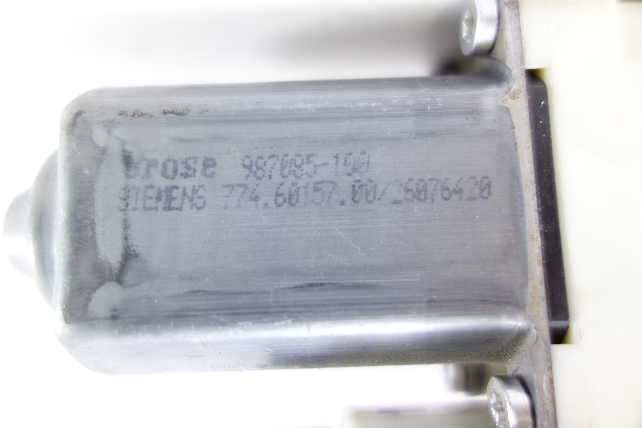 Motor de elevalunas Seat Cordoba Ibiza 987085100 987085-100 Siemens 7746015700 774.60157.00 986034105 986034-105 0536010901 053.60109.01 6L2959801 6L2 959 801 - foto 2