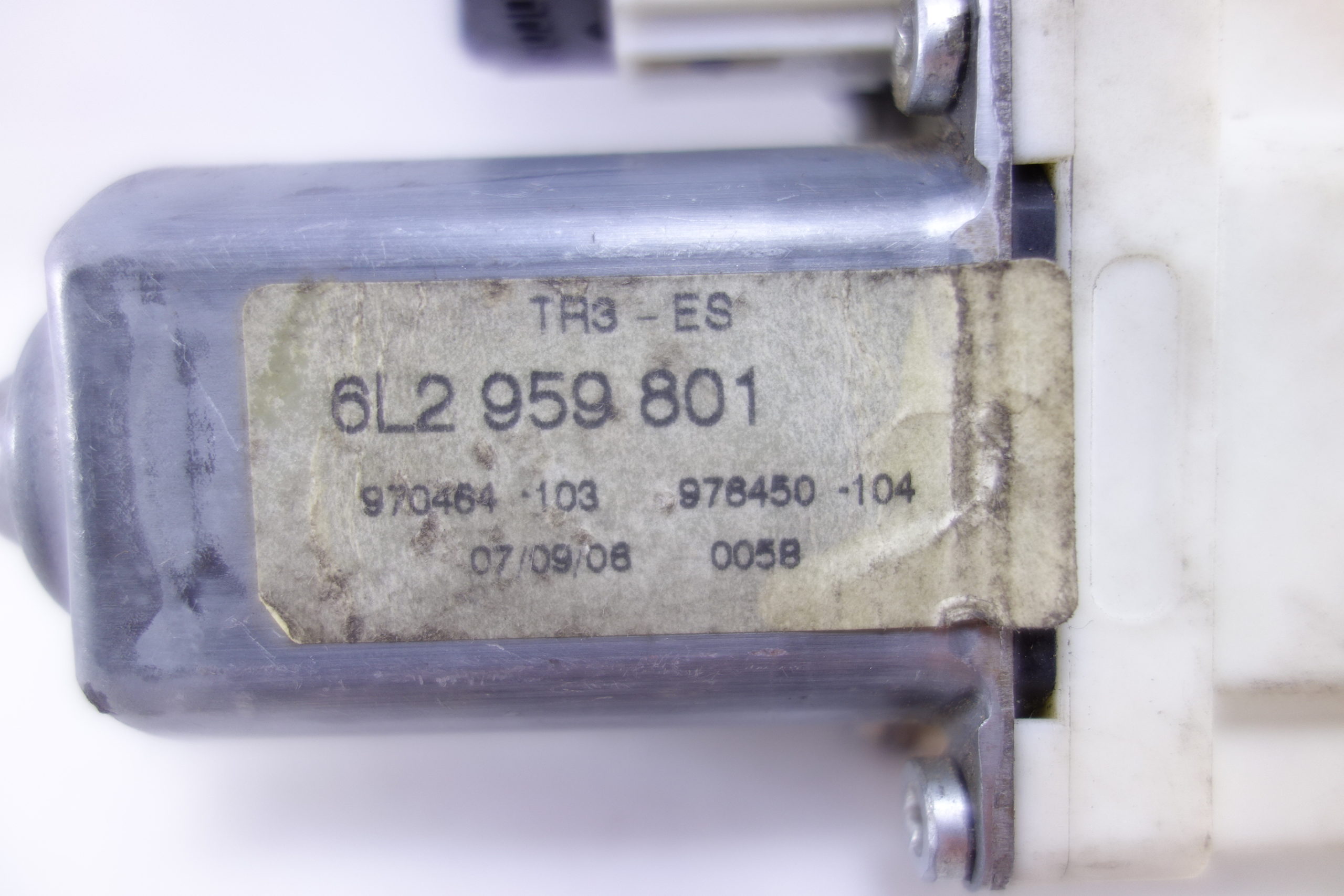 Motor de elevalunas Seat Cordoba Ibiza 987085100 987085-100 Siemens 7746015700 774.60157.00 986034105 986034-105 0536010901 053.60109.01 6L2959801 6L2 959 801 - foto 5