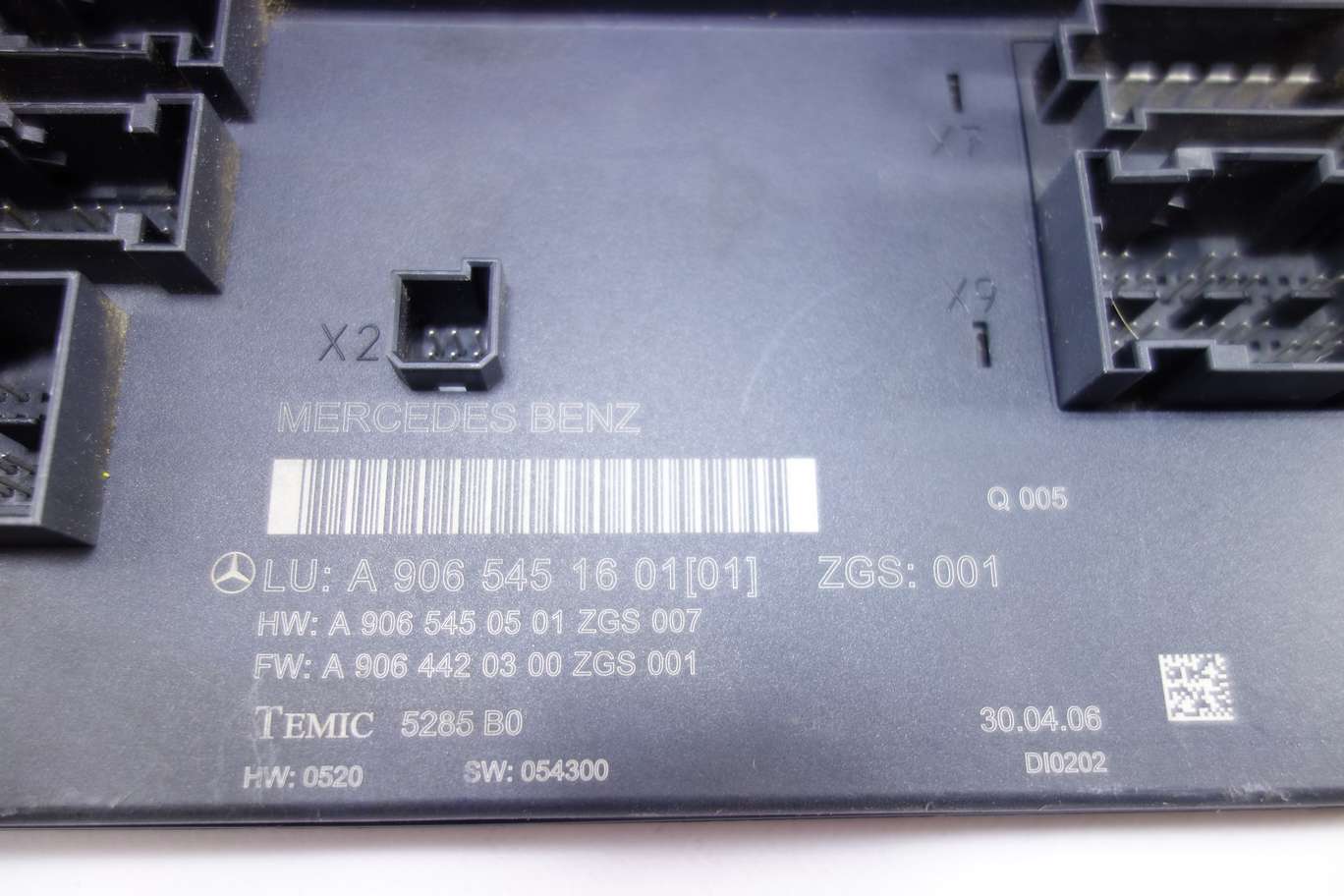 Caja de fusibles Mercedes Sprinter W906 A906545160101 A9065451601 01 A 906 545 16 01 01 A9065450501 A 906 545 05 01 ZGS 007 A9064420300 A9064420300 ZGS 001 Temic - foto 2
