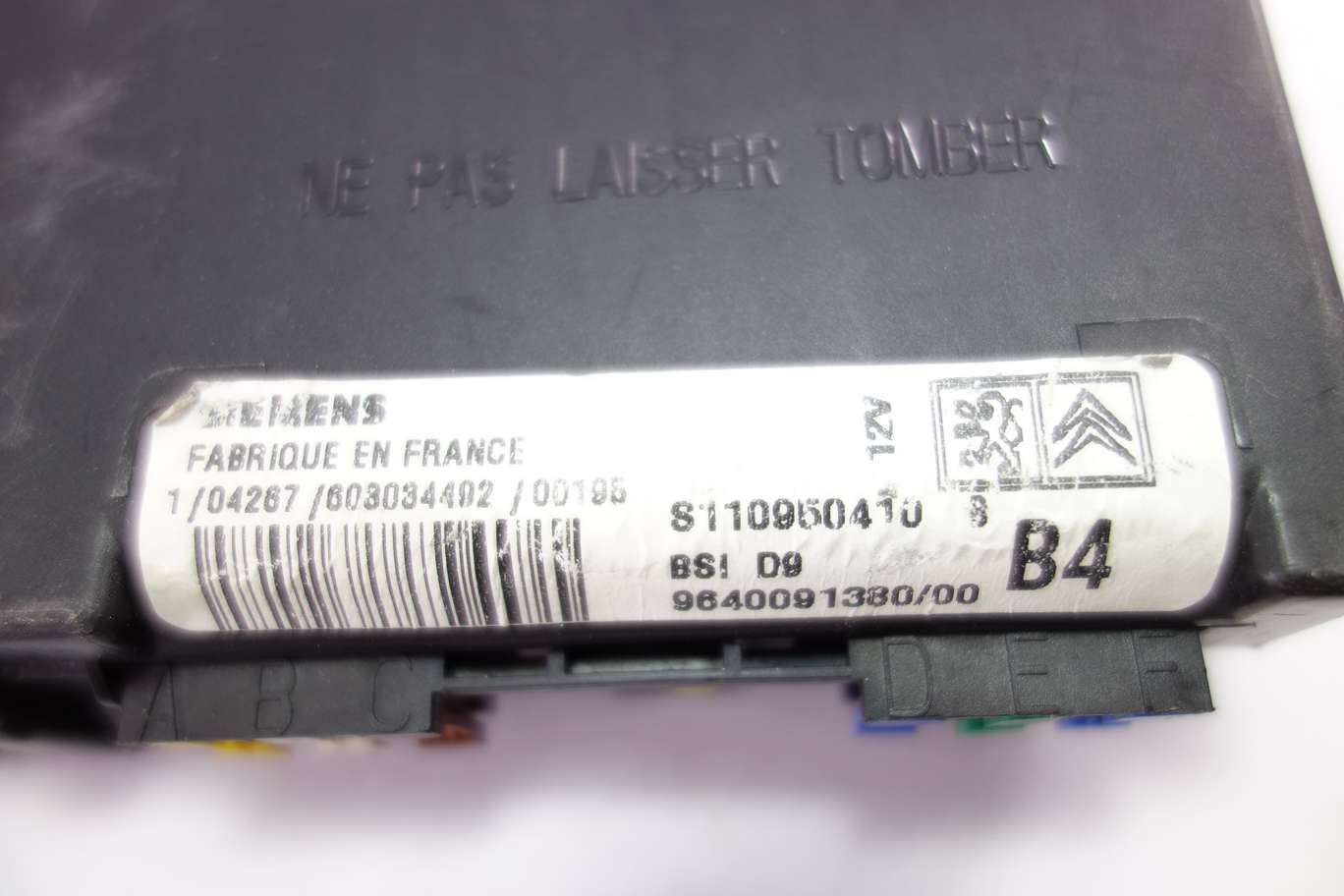 Caja de fusibles Peugeot Citroen - foto 2