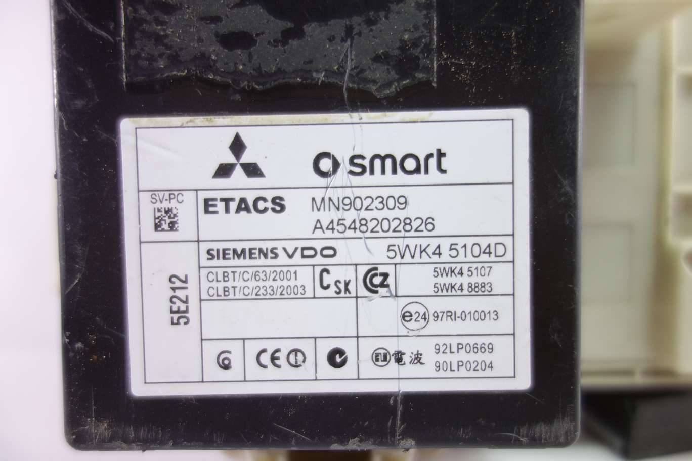 Caja de fusibles Smart Forfour A4545400424 A 454 540 04 24 MN902450 A4548202826 Siemens VDO 5WK45104D 5WK4 5104D 5WK45107 5WK4 5107 5WK48883 5WK4 8883 - foto 3