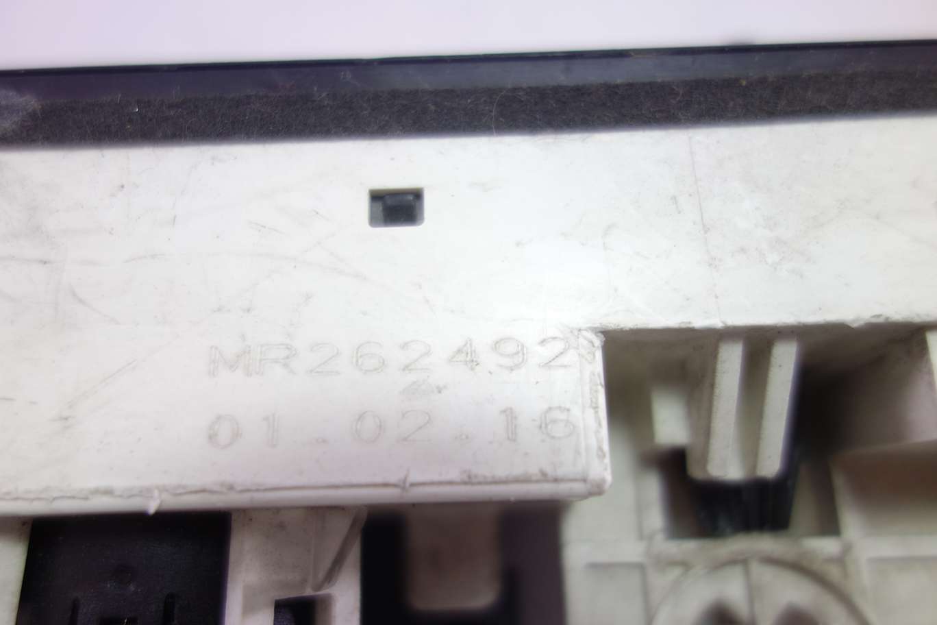 Panel de clima Mitsubishi Space MR262492 - foto 2