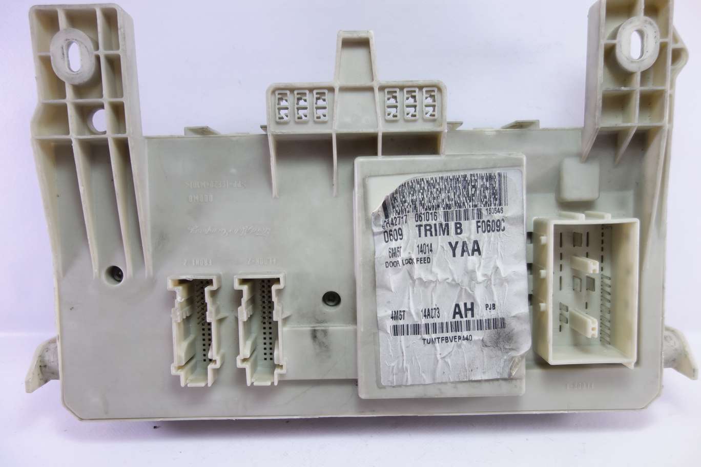 Caja de fusibles Ford Focus 4M5T14A073AH 4M5T-14A073-AH 519094601 - foto 2