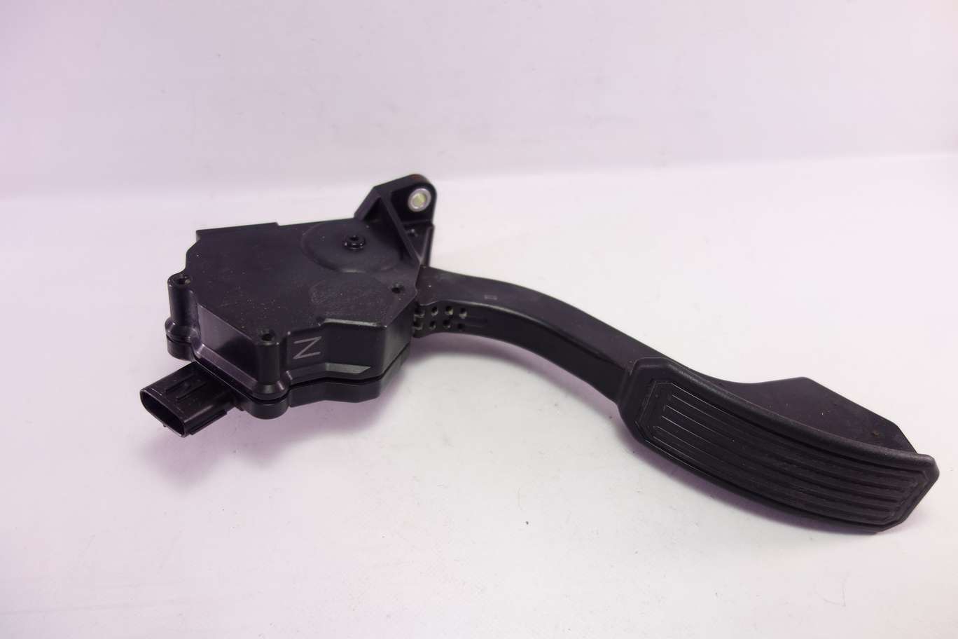 Pedal acelerador Toyota Prius 7811012010 78110-12010 1988007310 198800-7310 Denso - foto 1