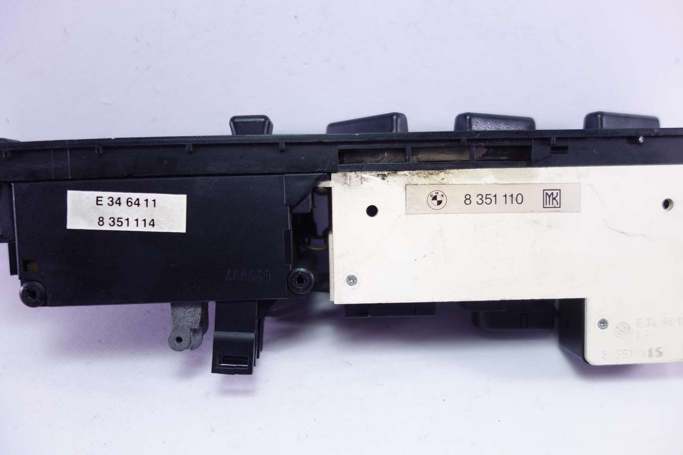 Panel de clima BMW E34 E3464118351114 E 34 64 11 8 351 114 64118351114 64.11-8 351 114 8351110 8 351 110 E346411138351115 E 34 64 11 1 3 8 351 115 - foto 2