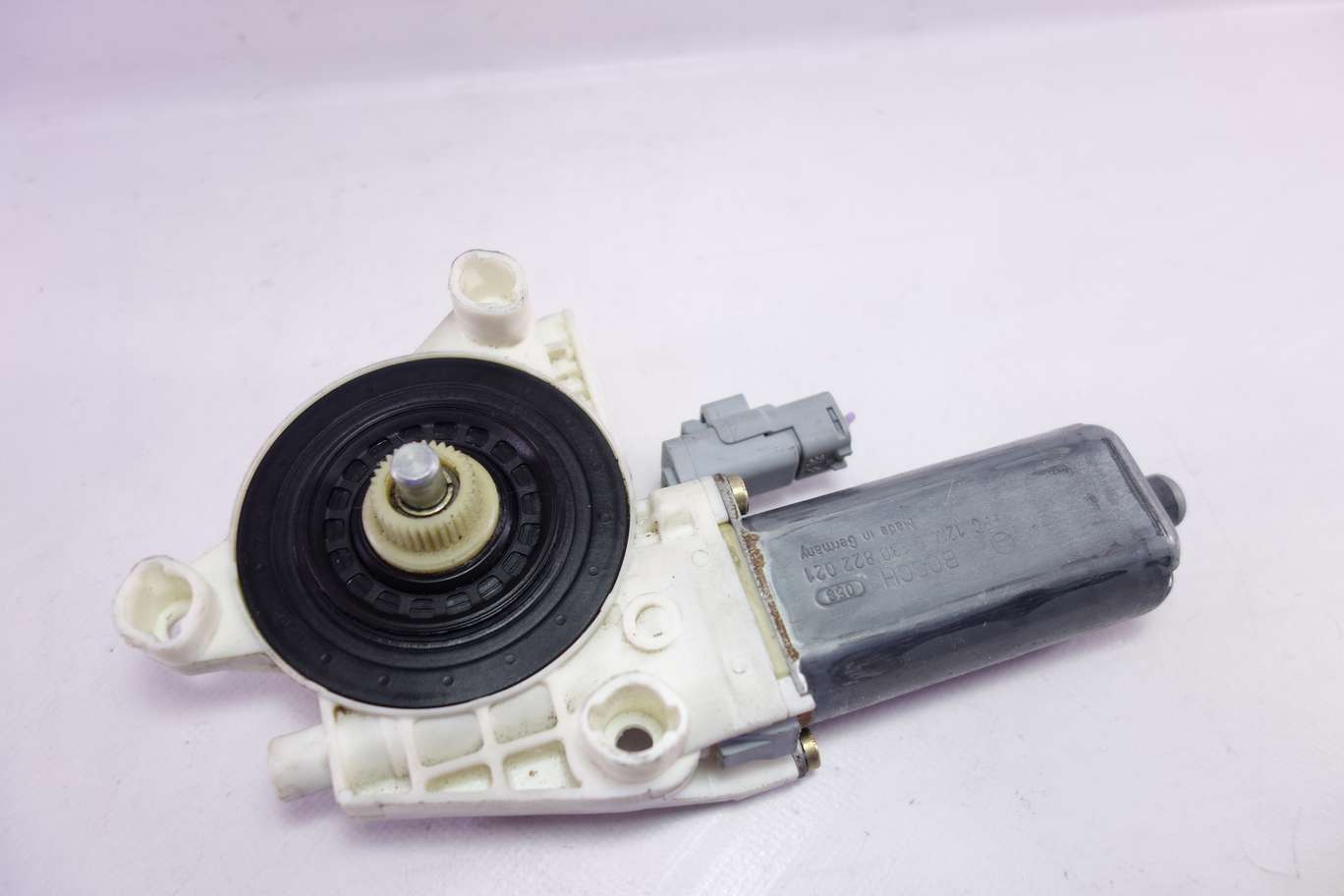 Motor de elevalunas Peugeot 307 0130822021 0 130 822 021 Bosch 9634457280 96 344 572 80 - foto 1