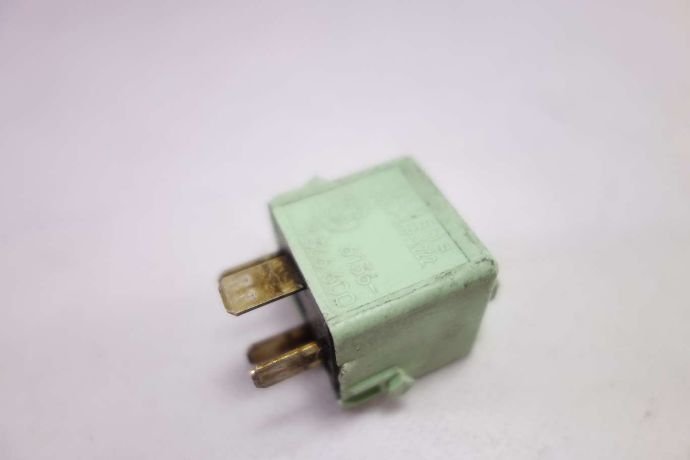 Rele BMW E36 E46 E34 E32 61368366600 61.36-8 366 600 Siemens V23134K59X222 V23134-K59-X222 - foto 1