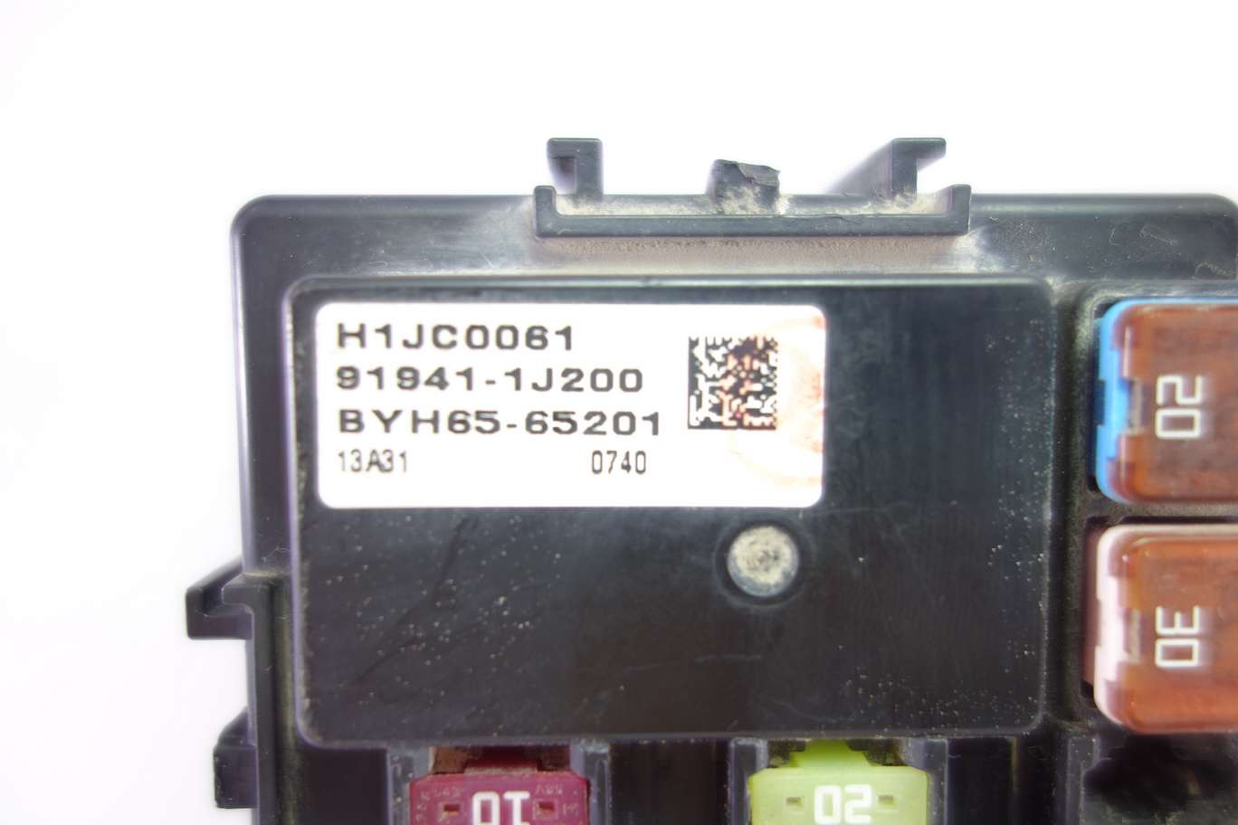 Caja de fusibles Hyundai i20 919411J200 91941-1J200 H1JC0061 BYH6565201 BYH656-5201 - foto 2
