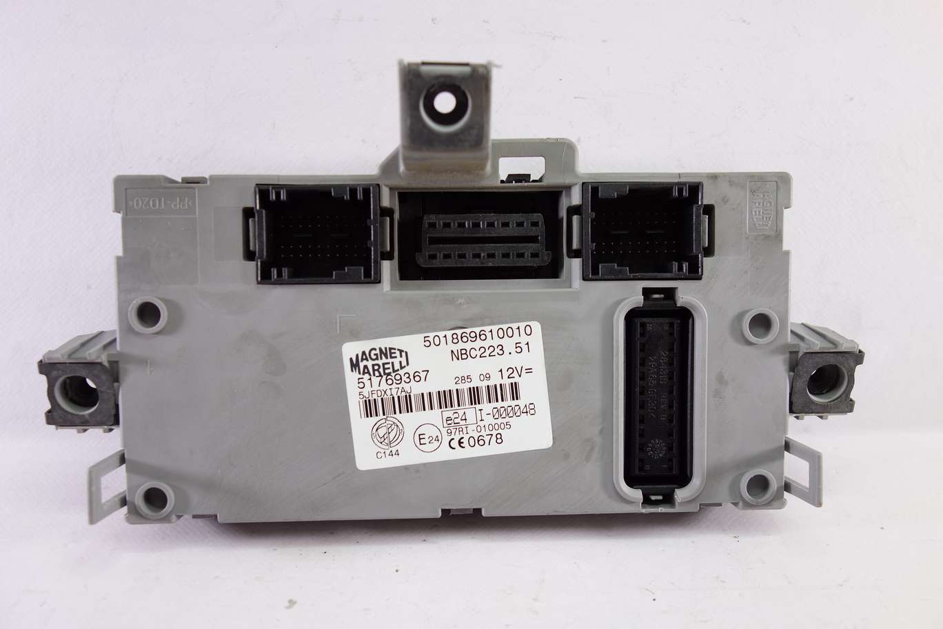 Caja de fusibles Fiat Doblo 51769367 501869610010 - foto 1