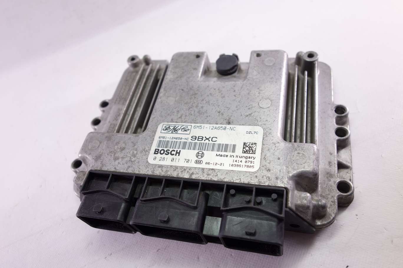 Centralita del motor Ford Focus 6M5112A650NC 6M51-12A650-NC Bosch 0281011701 0 281 011 701 Fomogo - foto 1