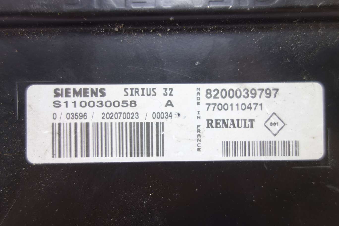 Centralita de control Renault Clio 8200039797 7700110471 Siemens S110030058 A - foto 2