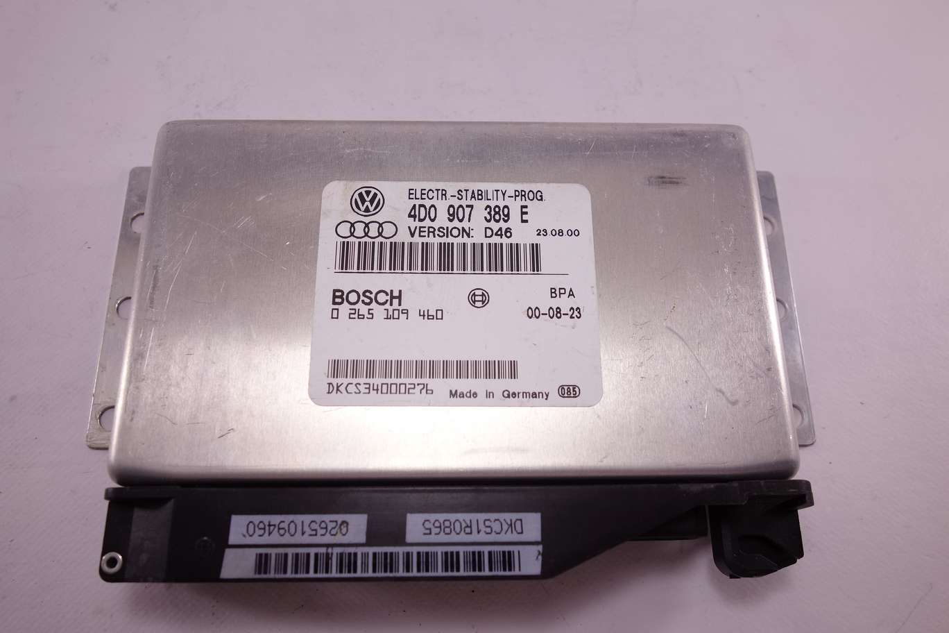 Centralita del motor Audi A8 4D0907389E 4D0 907 389 E Bosch 0265109460 0 265 109 460 - foto 1