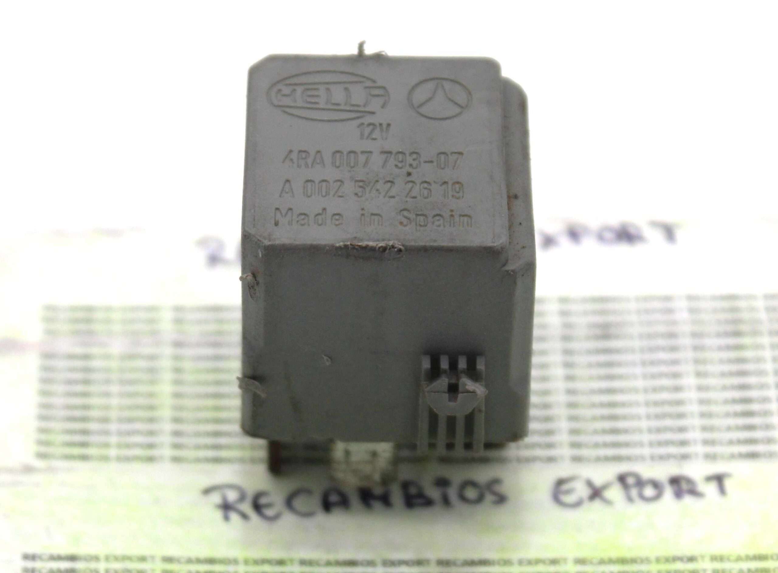 Relé Mercedes W204 - foto 1