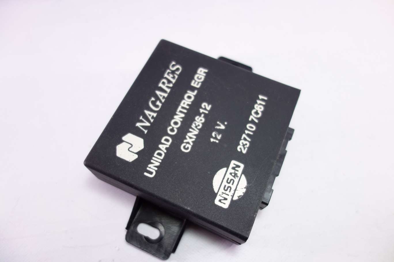 Módulo de electronico Nissan Trade 100 237107C611 23710 7C611 - foto 1