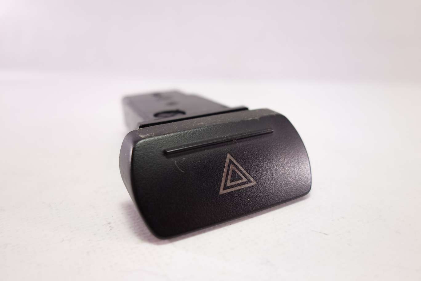 Interruptor de emergencia Ssangyong Rexton 864W0140F3 864W0140 F3 - foto 1