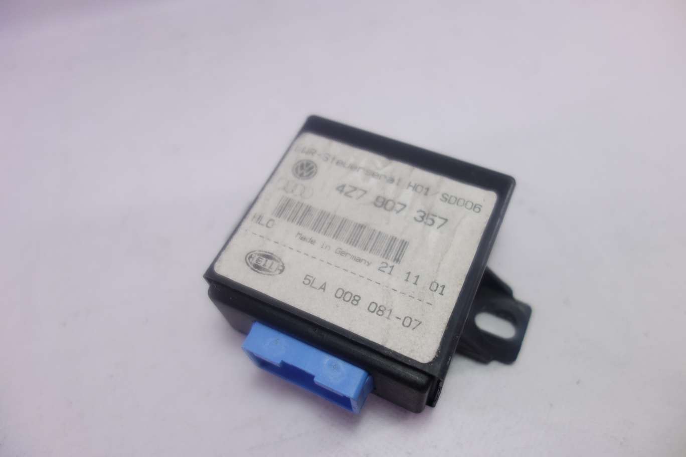 Centralita faros Audi A6 C5 4Z7907357 4Z7 907 357 Hella 5LA00808107 5LA 008 081-07 - foto 1