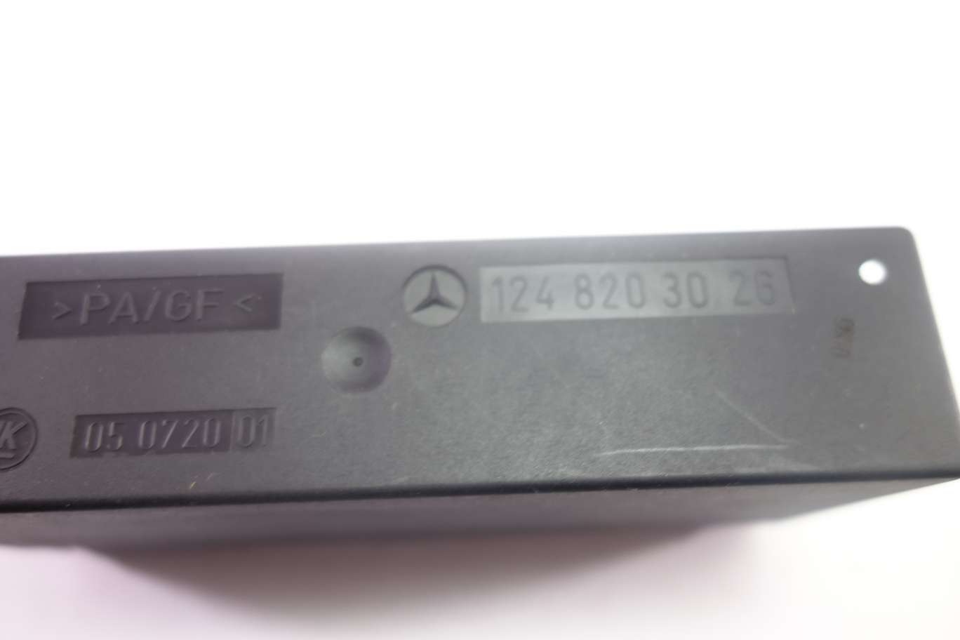 Modulo de confort Mercedes 1248203026 124 820 30 26 05072001 05 0720 01 - foto 2