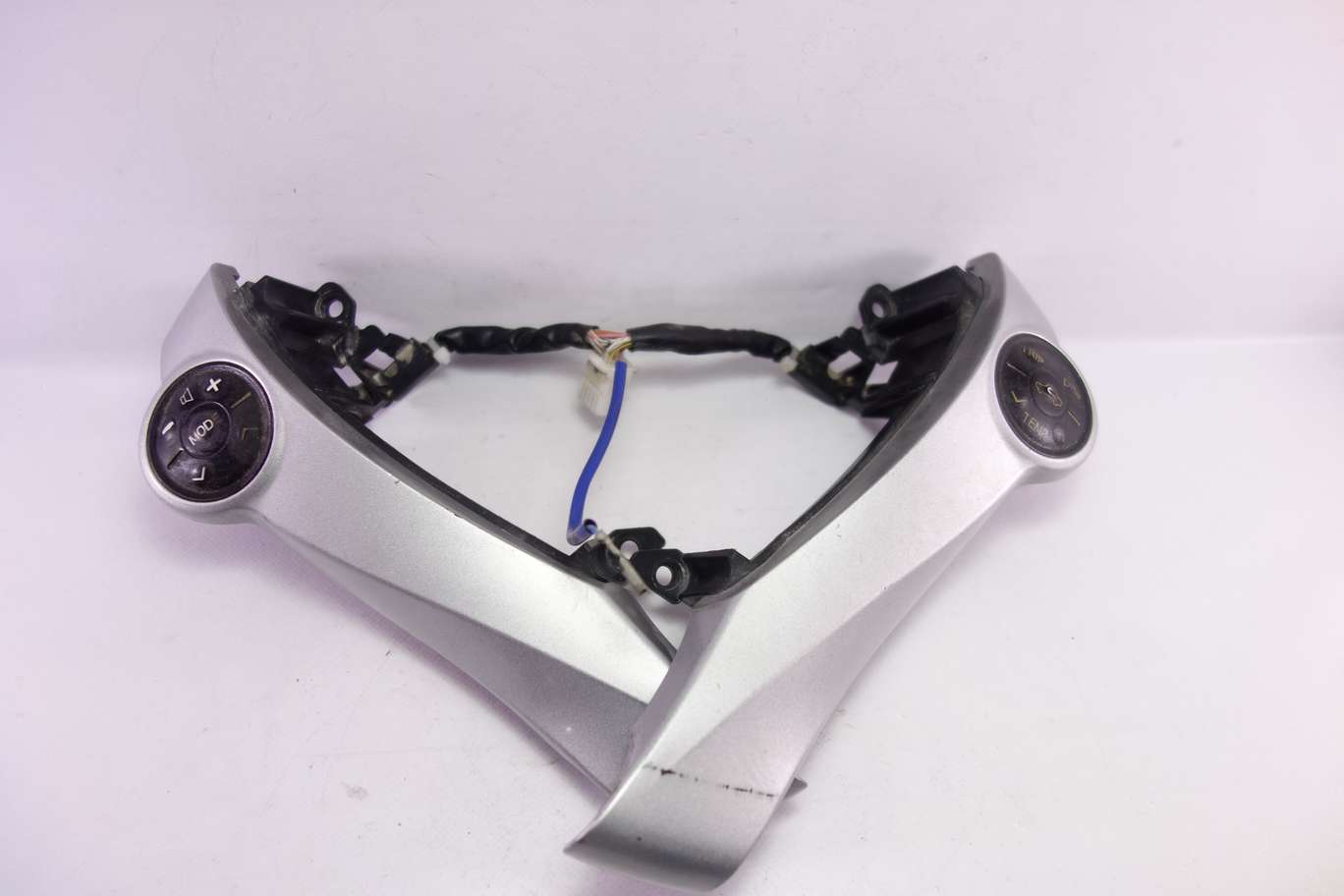 Radio manejo volante Toyota Prius 8425047031 84250-47031 F70CF481 F70CF471 - foto 1