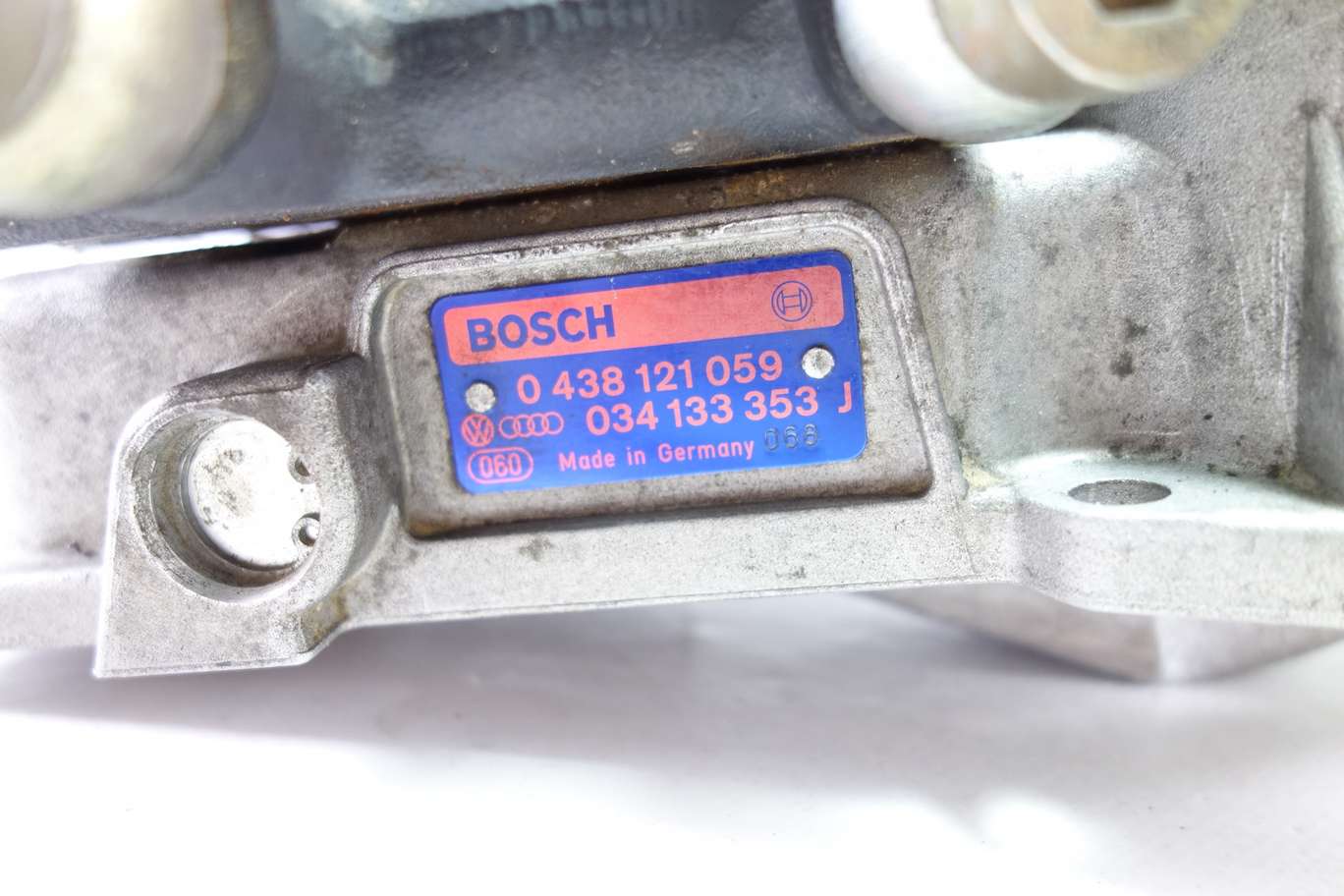 Caudalimetro distribuidor completo VW Audi 0438100151 0 438 100 151 0438121059 0 438 121 059 Bosch 03413335J 034 133 353 J - foto 4