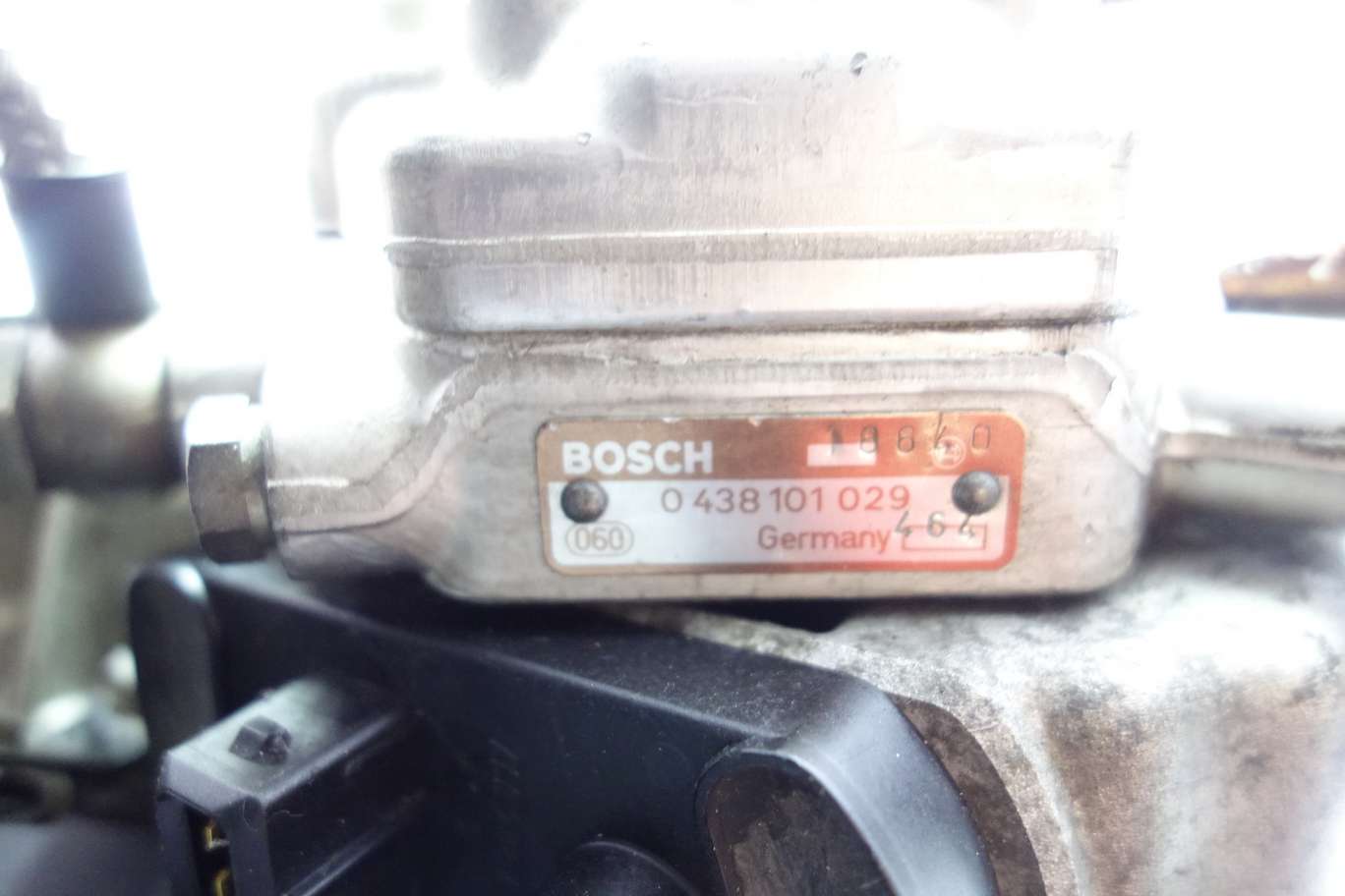 Caudalimetro distribuidor completo Audi 90 100 0438101029 0 438 101 029 Bosch 0438121085 0 438 121 085 054133353A 054 133 353 A 4A0129607F 4A0 129 607 F - foto 3