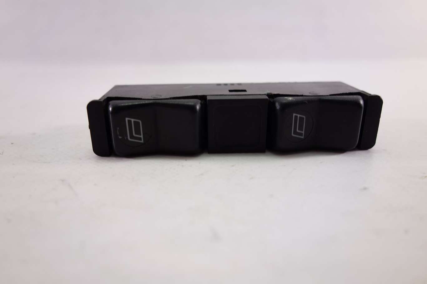 Interruptor de elevalunas Mercedes 300SD 0008208210KZ 000 820 82 10 KZ 03813200 03 8132 00 - foto 1