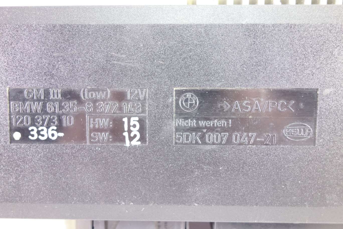 Módulo de control BMW E39 61358372143 61.35-8 372 143 12037310 120 373 10 Hella 5DK00704721 5DK 007 047-21 - foto 2