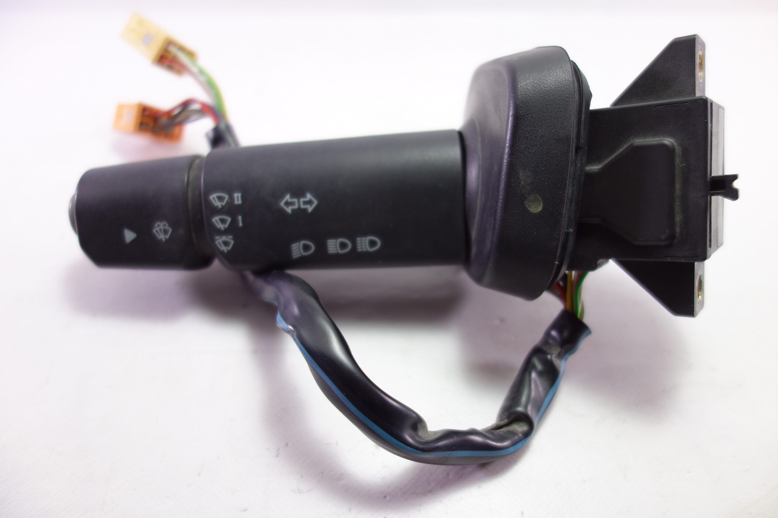 Mando de luces intermitentes MAN 81255090188 81 25509 0188 A065900203 A0659 002 03 - foto 1