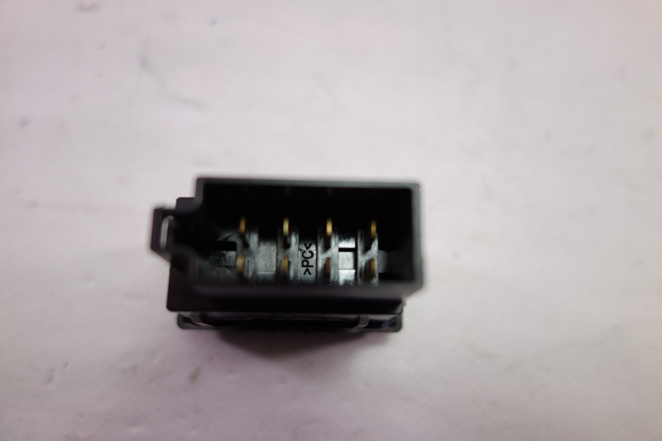 INTERRUPTOR DE BOTON MAN TGX 24V 81255030318 81.25503-0318 - foto 2
