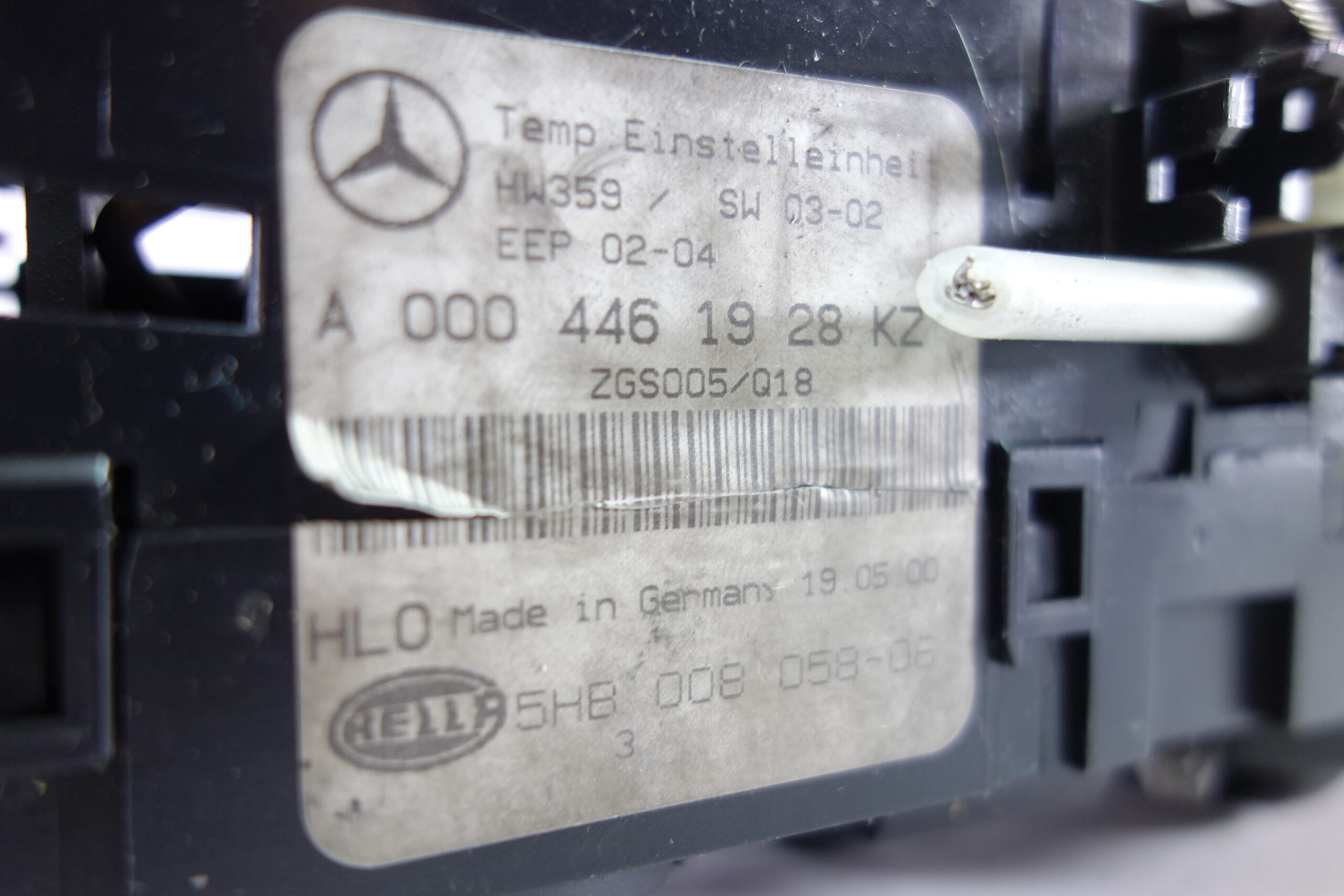 Mando climatizador MERCEDES VITO A0004461928KZ A 000 446 19 28 KZ 5HB00805806 5HB 008 058 06 - foto 2