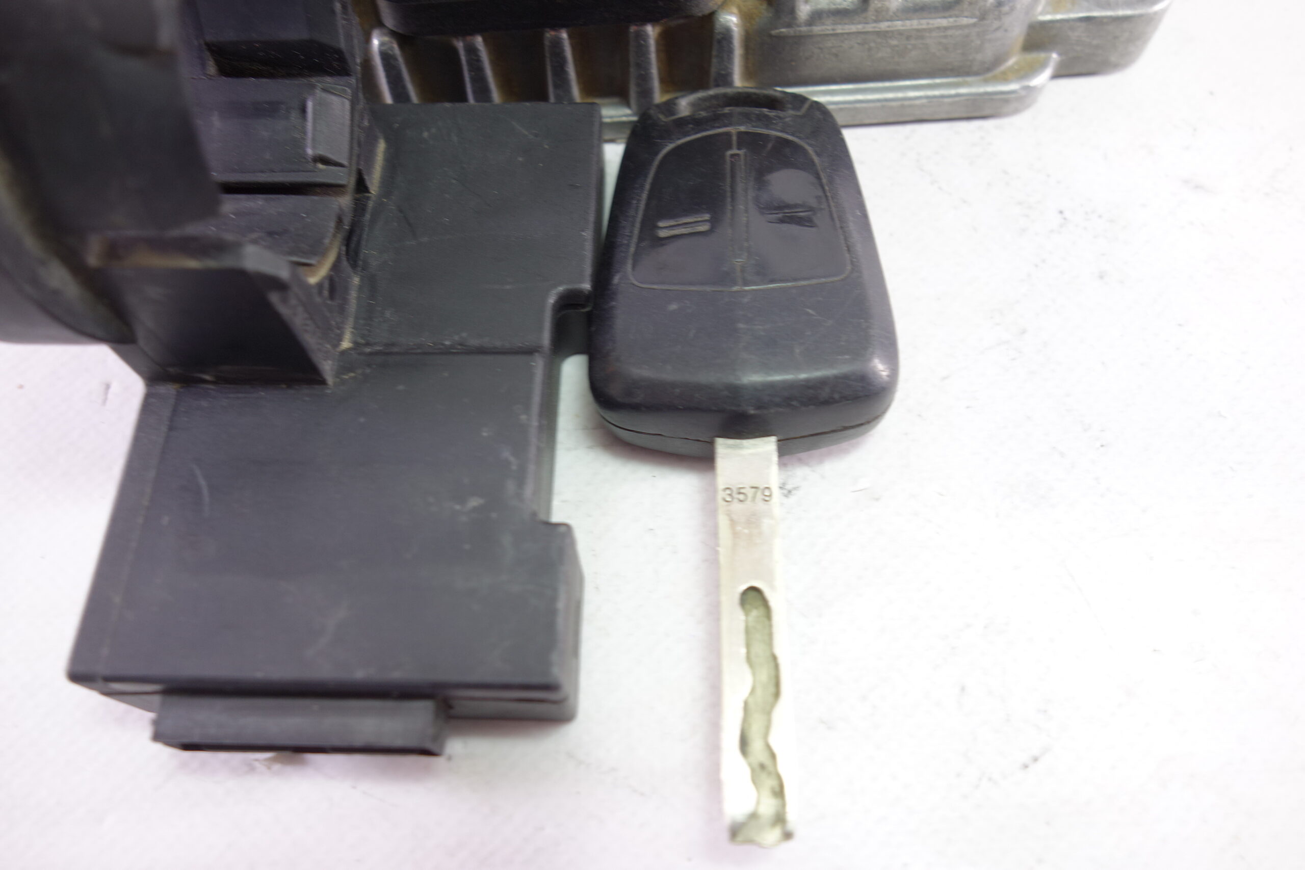 Centralita del motor con lector de llave Opel Astra 8971891360 16267710 24445098 24 445 098 - foto 4