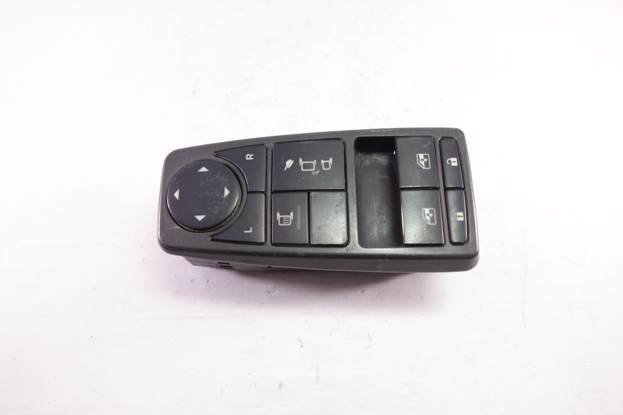 Interruptor Elevalunas para Man TGS TGX TGM 81258067063 81.25806.7063 211183000 Q6 034804 - foto 1