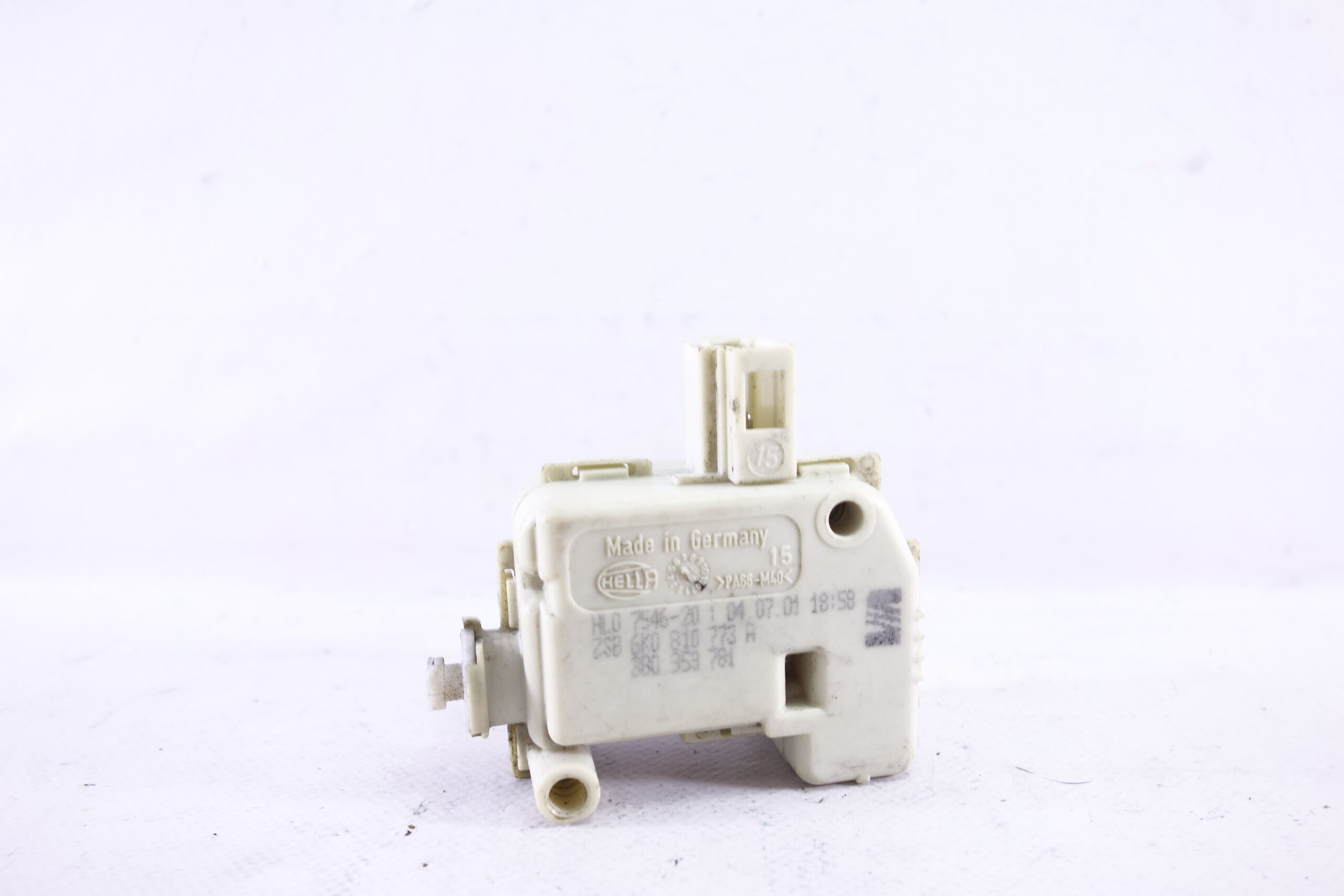 Actuador Tapa de combustible Seat Ibiza 6K0810773A 6K0 810 773 A - foto 1