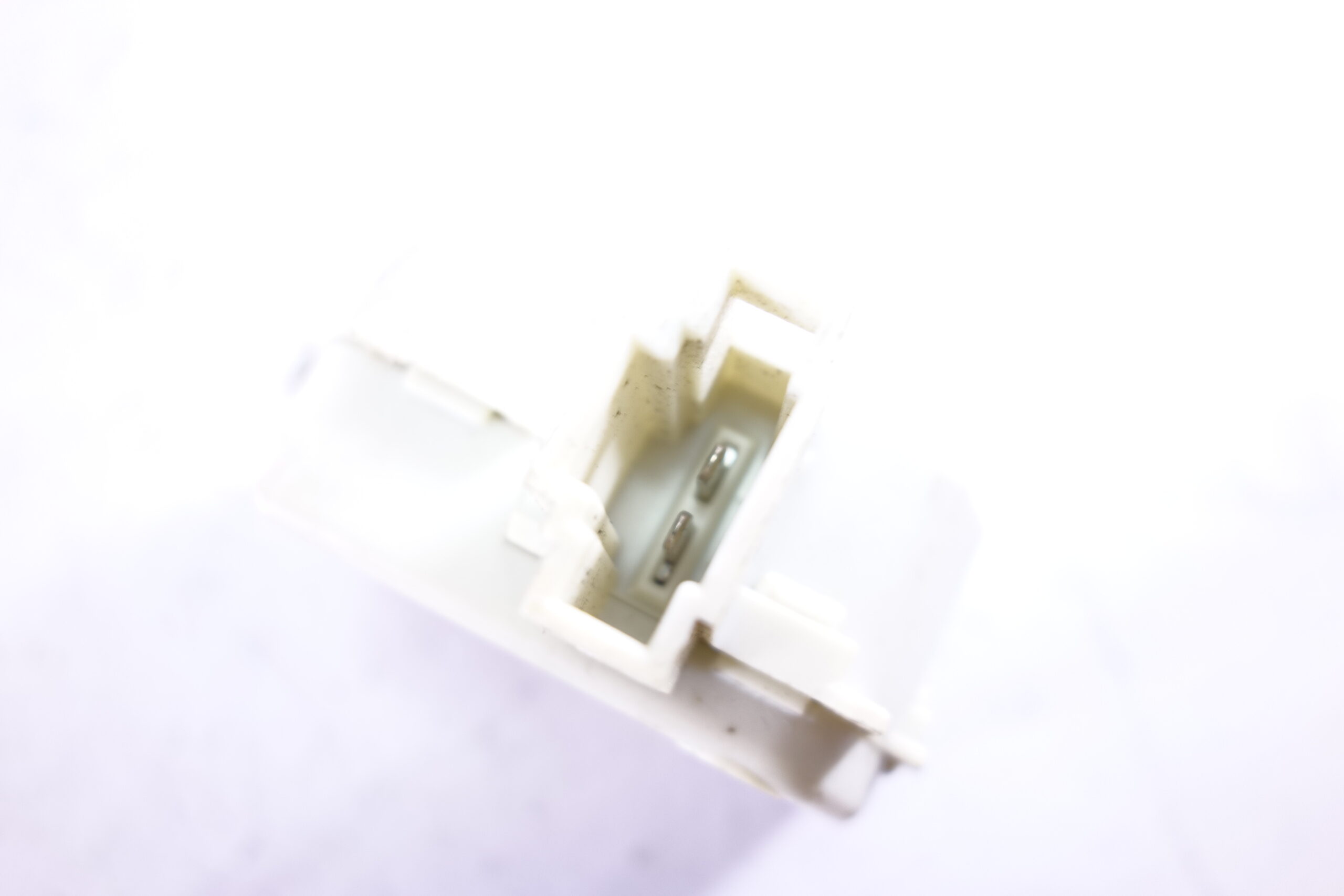 Actuador Tapa de combustible Seat Ibiza 6K0810773A 6K0 810 773 A - foto 3