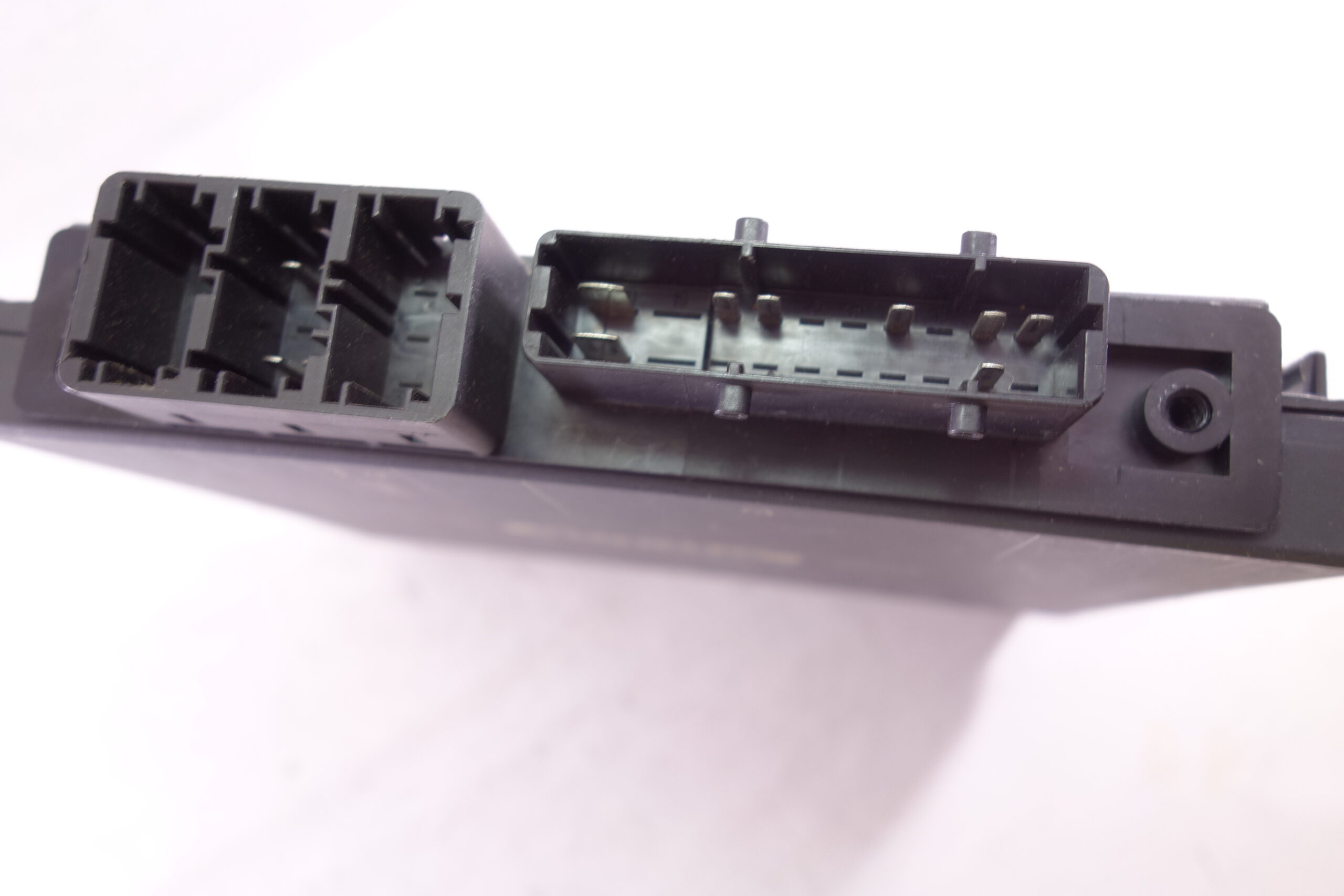 Módulo de control ECU Mercedes Clase S 2208206826L 220 820 68 26 L - foto 4