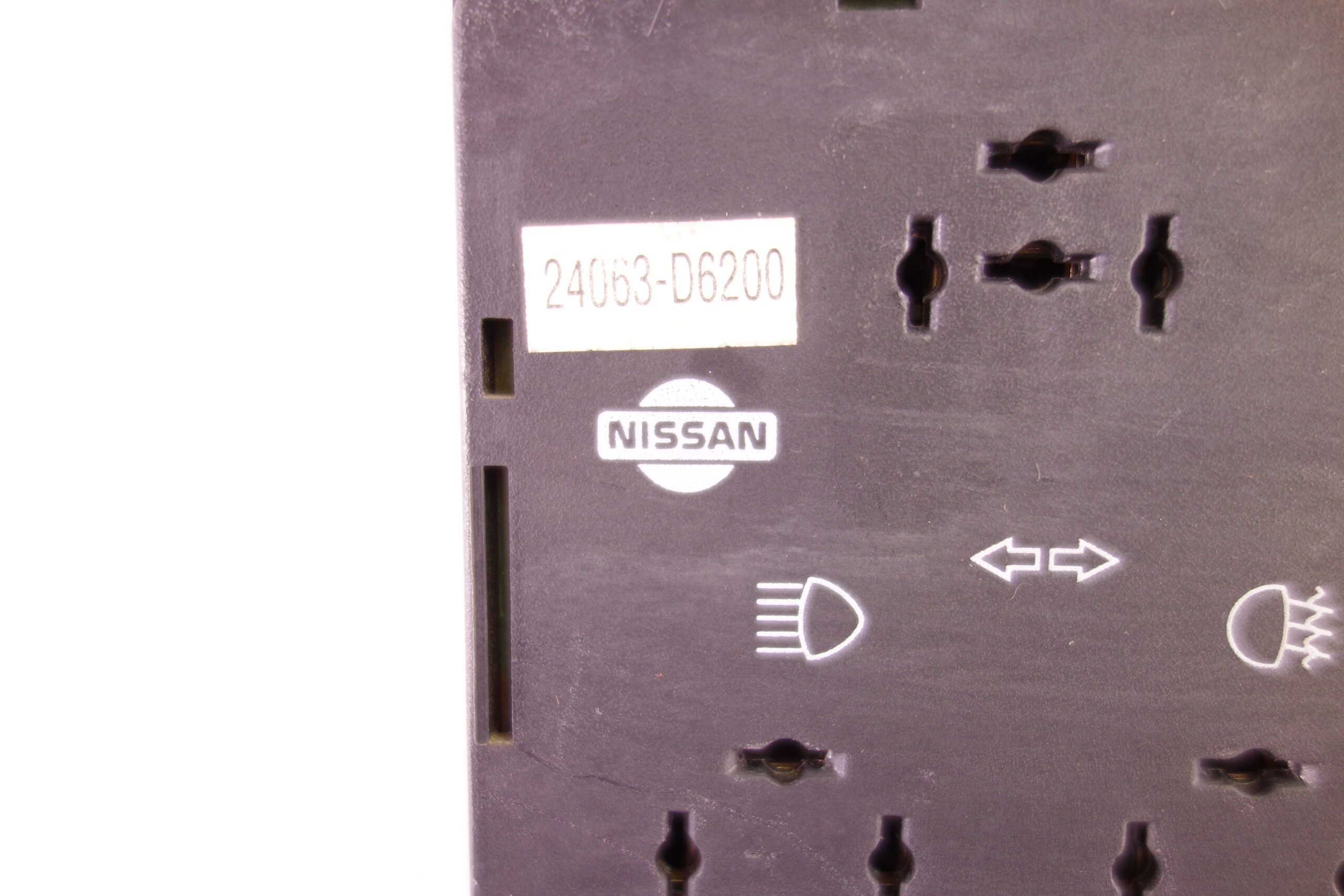 Caja de Fusibles Nissan Eco 24063-D6200 24063D6200 - foto 2