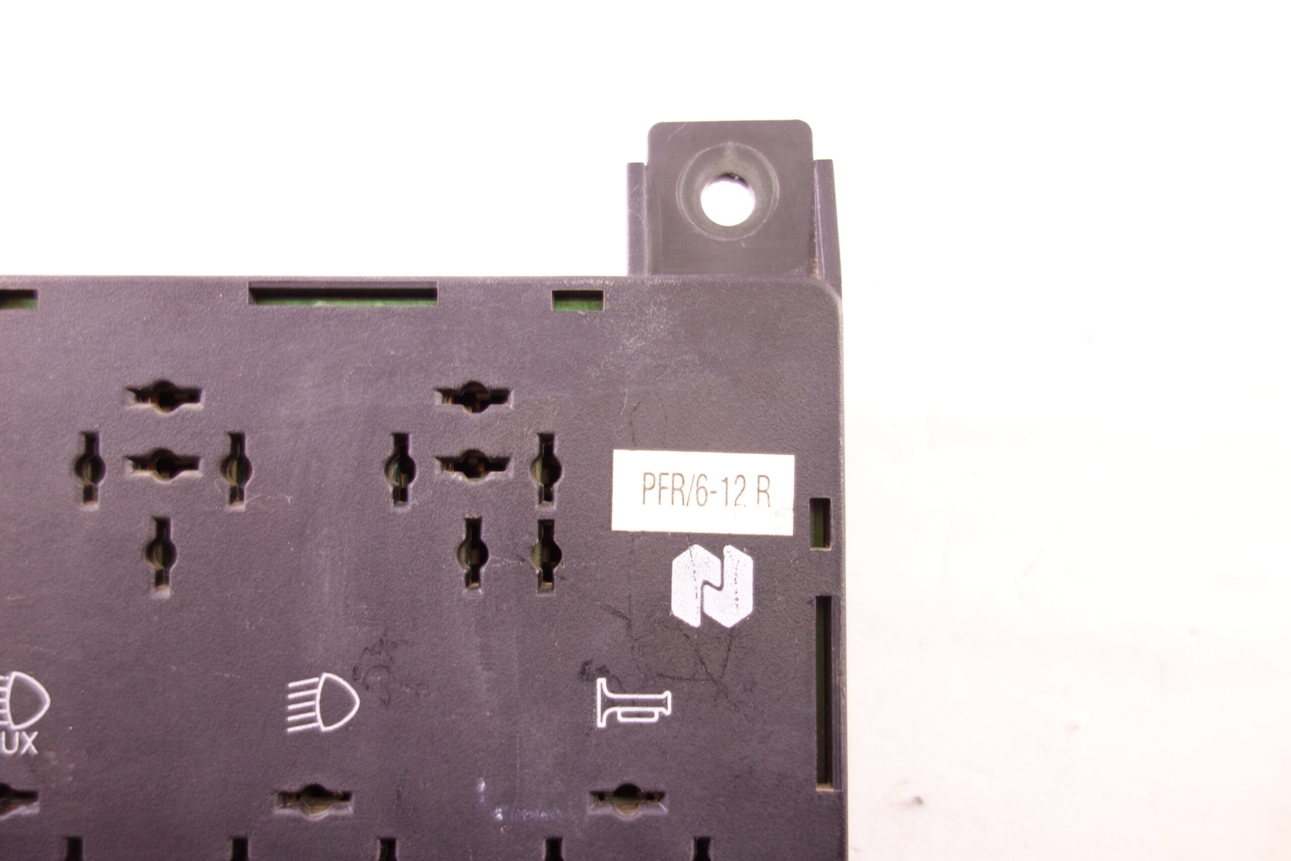 Caja de Fusibles Nissan Eco 24063-D6200 24063D6200 - foto 3
