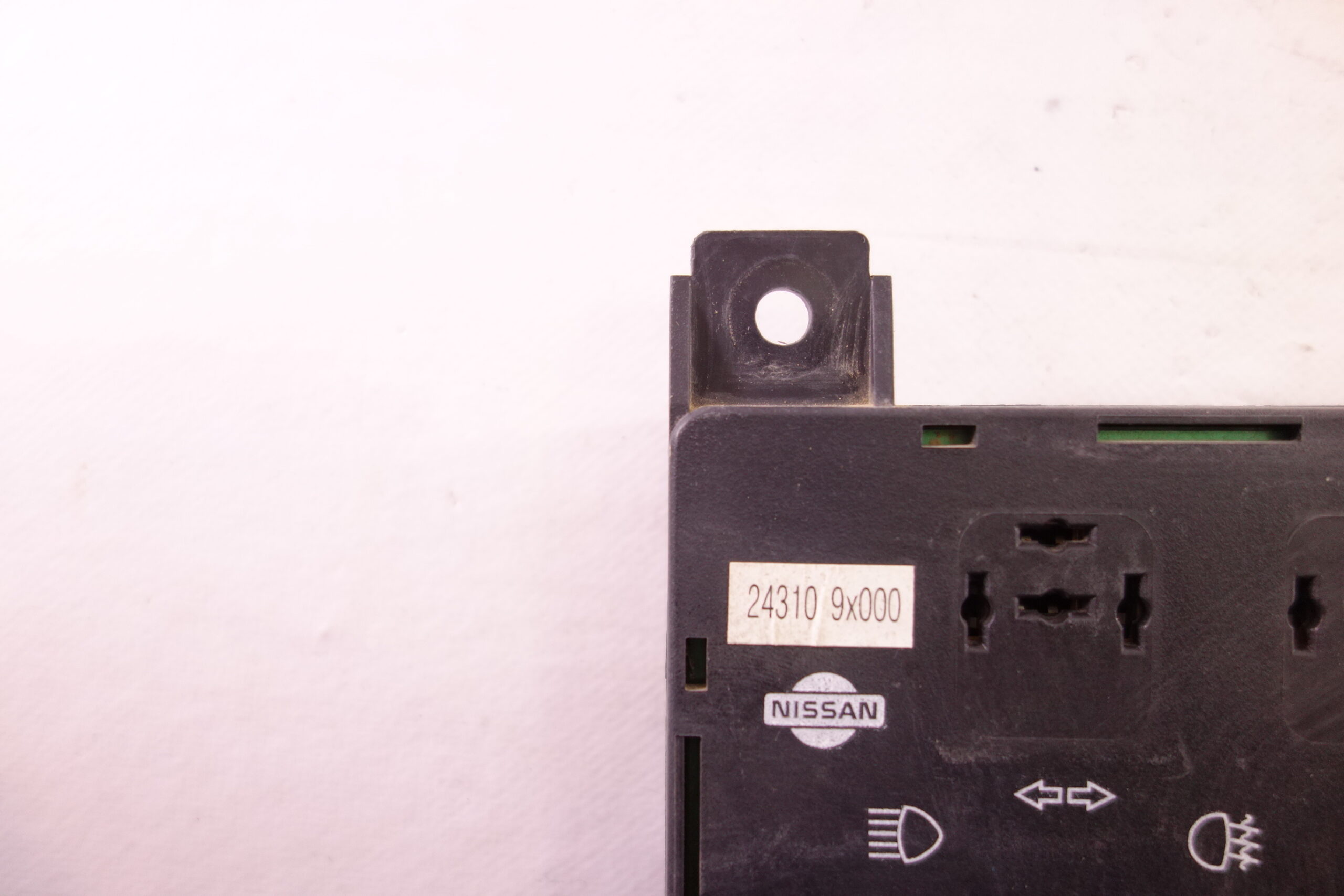 Caja reles  fusibles Nissan Trucks Atleon 24310 9X000 243109X000 - foto 2